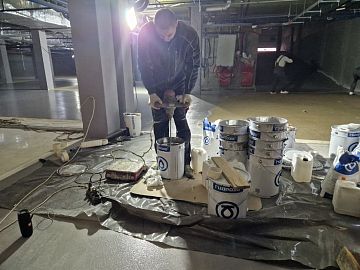 Подготовка цветного эпоксидного состава ДенсТоп ЭП 500 к нанесению